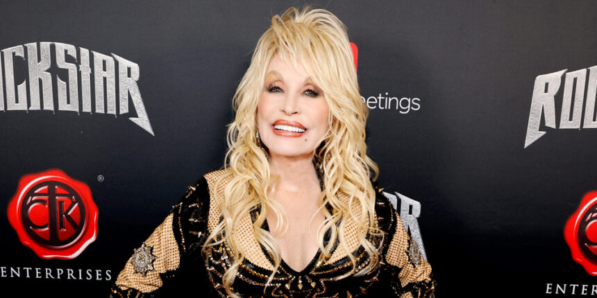 Dolly Parton condivide il consiglio per Kelly Clarkson e Reba McEntire dopo la morte di Brandon Blackstock