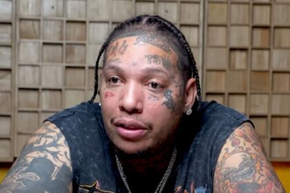 Il re Yella si spegne, crolla durante l'intervista mentre beve