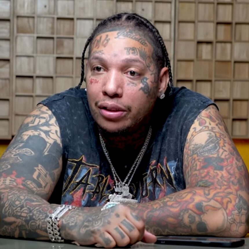 Il re Yella si spegne, crolla durante l'intervista mentre beve