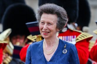 Trasformazione dei capelli della principessa Anne