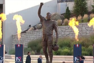 Statua di Tom Brady eretta al Gillette Stadium