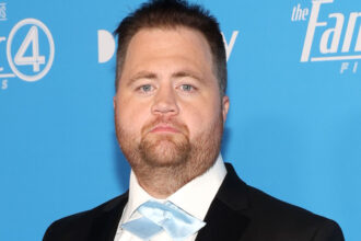 Paul Walter Hauser ammette di aver raccontato a "diverse decine di persone" del suo ruolo di "Fantastic Four: First Steps"
