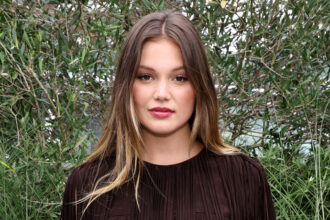 Olivia Holt tornerà per la stagione 3 di "Cruel Summer", show televisivo che va avanti a Hulu & Freeform