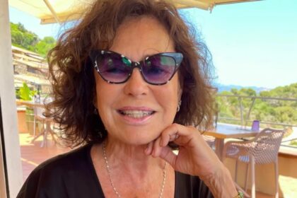 Corinne Clery racconta il suo dramma: dall'ex marito che ha provato a strangolarla al figlio malato di colera, fino al tradimento della collega ''innominabile'' - Gossip.it