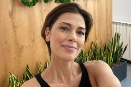 ''Non capisco come possa avere già 50 anni'': Giorgia Surina si apre, dalla mancata maternità e il tumore alla separazione da Vaporidis - Gossip.it