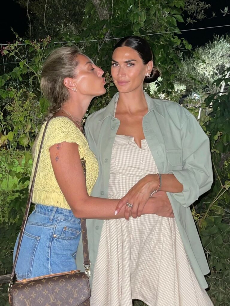 Melissa Satta incinta? I gossip si fanno sempre più rumorosi dopo la condivisione di questa foto: aspetta un figlio da Beretta? Guarda - Gossip.it