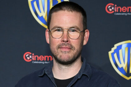 Il regista delle armi Zach Cregger rivela consigli che ha ricevuto dal regista David Fincher, come ha aiutato durante la produzione