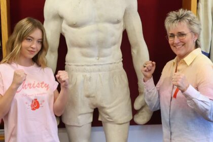 Aggiornamenti sul film biografico di Christy Martin - Hollywood Life