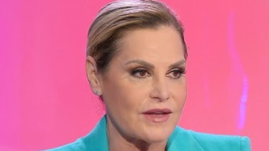 Paura per Simona Ventura: terribili minacce dallo stalker, la denuncia - Gossip.it