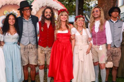 Heidi Klum con marito, primogenita avuta da Briatore e tutti i figli all’Oktoberfest di Monaco: grande festa in abiti tradizionali, foto - Gossip.it