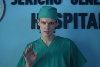 Chi è Francoise Galpin nella stagione 2 di "mercoledì"? Incontra la madre di Tyler - Hollywood Life