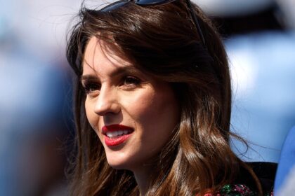 Jordon Hudson sembra lavorare al progetto di intrattenimento a tema serpente