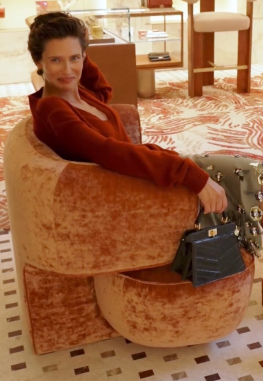 Bianca Balti cambia ancora look: i capelli continuano a crescere dopo la chemio, ecco come li porta adesso - Gossip.it