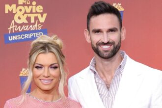 Carl Radke di Summer House rivela che l'ex Lindsay Hubbard ha visitato il suo bar non alc, dice che era "dolce da parte sua"