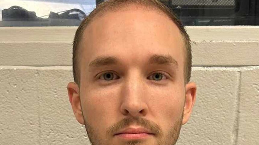 La condanna pornica del concorrente di ex-"IDOL 'richiede di ottenere il test del pene