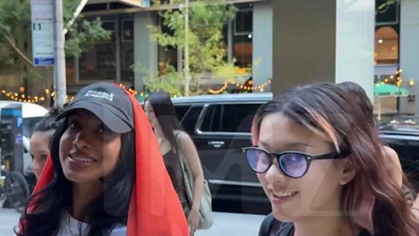 Katseye sostiene il messaggio Trans Rights di Sabrina Carpenter