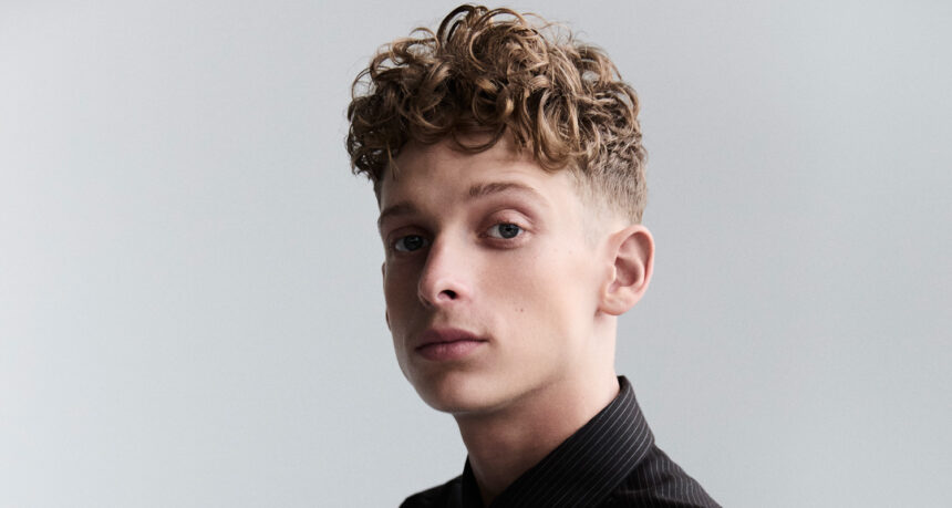 Conosci la star di "The Institute" Joe Freeman con 10 fatti divertenti (esclusivi)