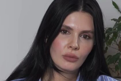 ''Le foto mi preoccupano'': Evelina Sgarbi in tv non fa passi indietro sul padre Vittorio, anche sulle nozze del 73enne è categorica - Gossip.it