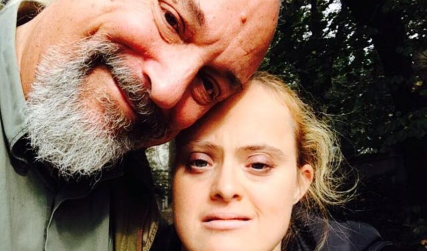 ''Ho pagato conseguenze delle droghe, ho smesso quando è nata mia figlia con Sindrome di Down'': Eugenio Finardi spiega perché smise con gli stupefacenti dopo l'arrivo di Elettra - Gossip.it