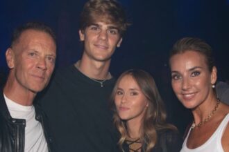 Rocco Siffredi e la moglie fanno serata col figlio Leonardo Tano e la sua fidanzata Giulia: guarda - Gossip.it