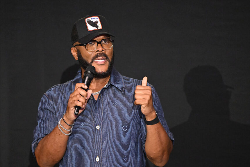 Tyler Perry afferma che Derek Dixon "ha bisogno di aiuto" tra accuse di violenza sessuale e causa da 260 milioni di dollari