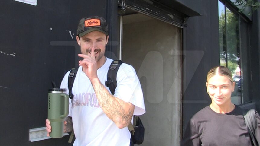 Dylan Efron dice che il suo naso rotto è perfetto dopo l'incidente "DWTS".