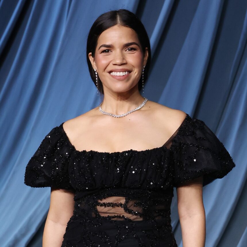 America Ferrera parla della figlia Lucia che guarda Ugly Betty