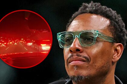 Poliziotti in attesa dei risultati degli esami del sangue di Paul Pierce dopo l'arresto per guida in stato di ebbrezza