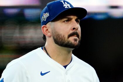 Il soccorritore dei Dodgers, Alex Vesia, si allontana dalla squadra alla vigilia delle World Series