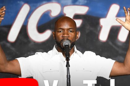 Il comico Ian Edwards debutta con uno speciale comico su YouTube