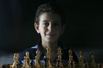 Informazioni sul Gran Maestro di scacchi ventinovenne – Vita da Hollywood