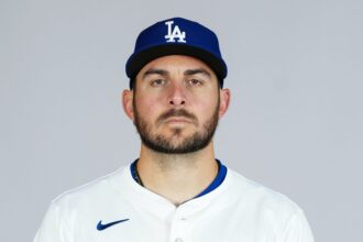 Chi è la moglie di Alex Vesia? Informazioni su Kayla e il suo matrimonio con il lanciatore - Vita a Hollywood