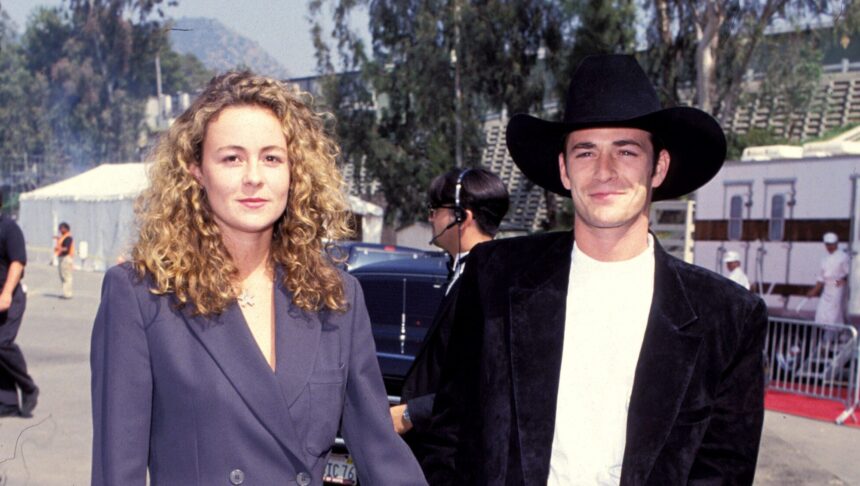 Chi è Rachel Minnie Sharp? Fatti sull'ex moglie di Luke Perry: vita a Hollywood