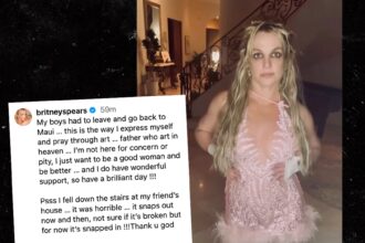 Britney Spears dice che è caduta giù per le scale, il ginocchio scatta di tanto in tanto