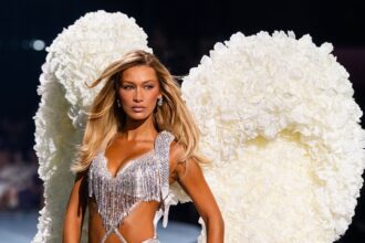 Rivelato il peso delle ali d'angelo di Victoria's Secret di Bella Hadid