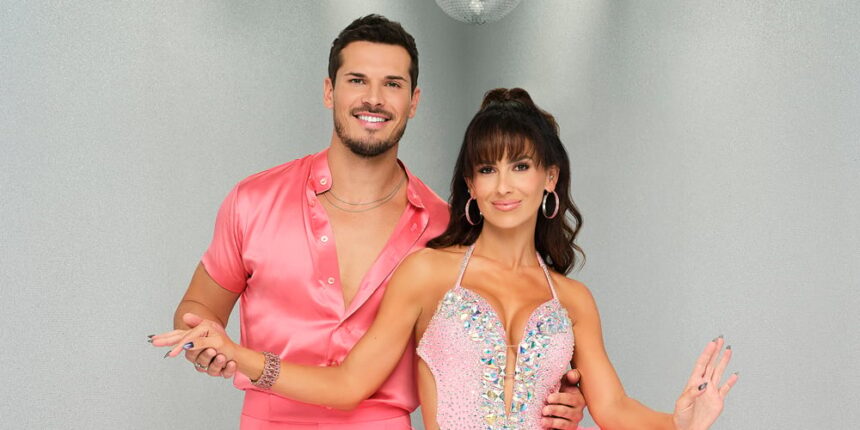 Hilaria Baldwin spiega come crede di essere stata esclusa da "DWTS" a causa delle accuse di bullismo