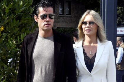 Anna Falchi e il fidanzato Andrea Crippa di 14 anni più giovane per la prima volta mano nella mano mondani insieme: foto - Gossip.it