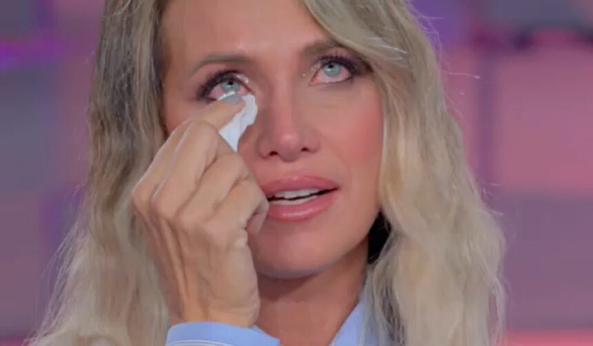 "Mi emoziono ancora": Katia Pedrotti fortemente commossa e in lacrime in tv, ecco perché - Gossip.it