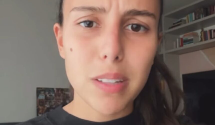 "Pubblicherò le foto di te nuda, ti rovinerò la vita", Jolanda Renga, figlia di Ambra, ricattata  - Gossip.it