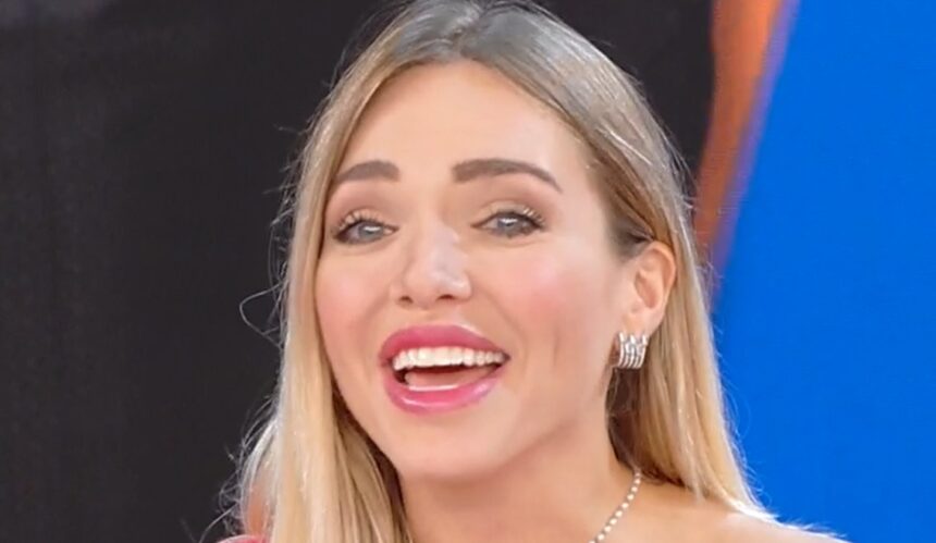 ''Ho preso 30 kg in poco tempo'': la conduttrice Carolina Rey lo confessa in tv e parla del problema di salute - Gossip.it