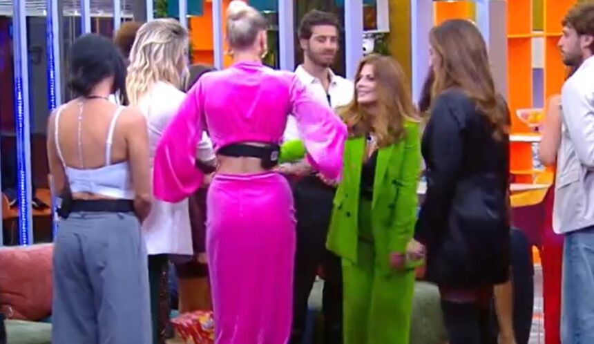 Dopo l'ennesimo confronto per gelosia con Domenico la compagna entra come concorrente al GF, Benedetta esplode: ''Follia'' - Gossip.it