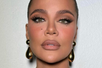 Khloe Kardashian rivela da quanti anni non ha più rapporti intimi, l’amico resta 'sotto shock' - Gossip.it