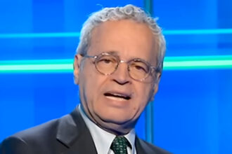 ''Stamattina per la prima volta non lo rivedremo'': Enrico Mentana piange la morte improvvisa di un volto tv de La7 - Gossip.it