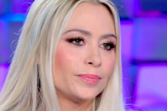 ''Ci credevo tantissimo, io sono seria e fedele'': Martina Stella sulla separazione, ammette che il suo matrimonio era ''un po’ affollato'' - Gossip.it