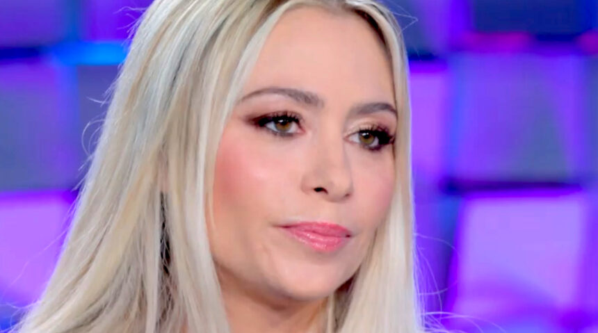 ''Ci credevo tantissimo, io sono seria e fedele'': Martina Stella sulla separazione, ammette che il suo matrimonio era ''un po’ affollato'' - Gossip.it