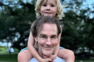 James Van Der Beek di ‘Dawson’s Creek’ nel mezzo della battaglia contro il cancro ricompare e chiede scusa al figlio - Gossip.it