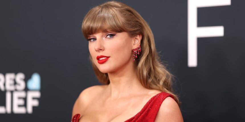 Taylor Swift batte il record di Adele con le vendite di "La vita di una showgirl"!