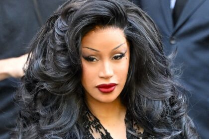Cardi B dice che non si lava i capelli da 3 mesi
