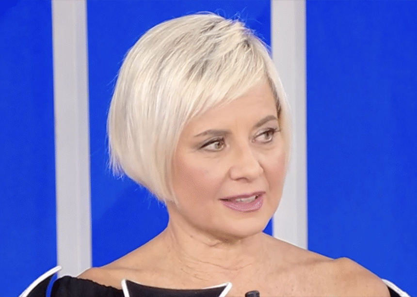 ''Successi due episodi gravi'': Antonella Elia in tv parla delle nozze saltate con Pietro Delle Piane, lui replica via social - Gossip.it