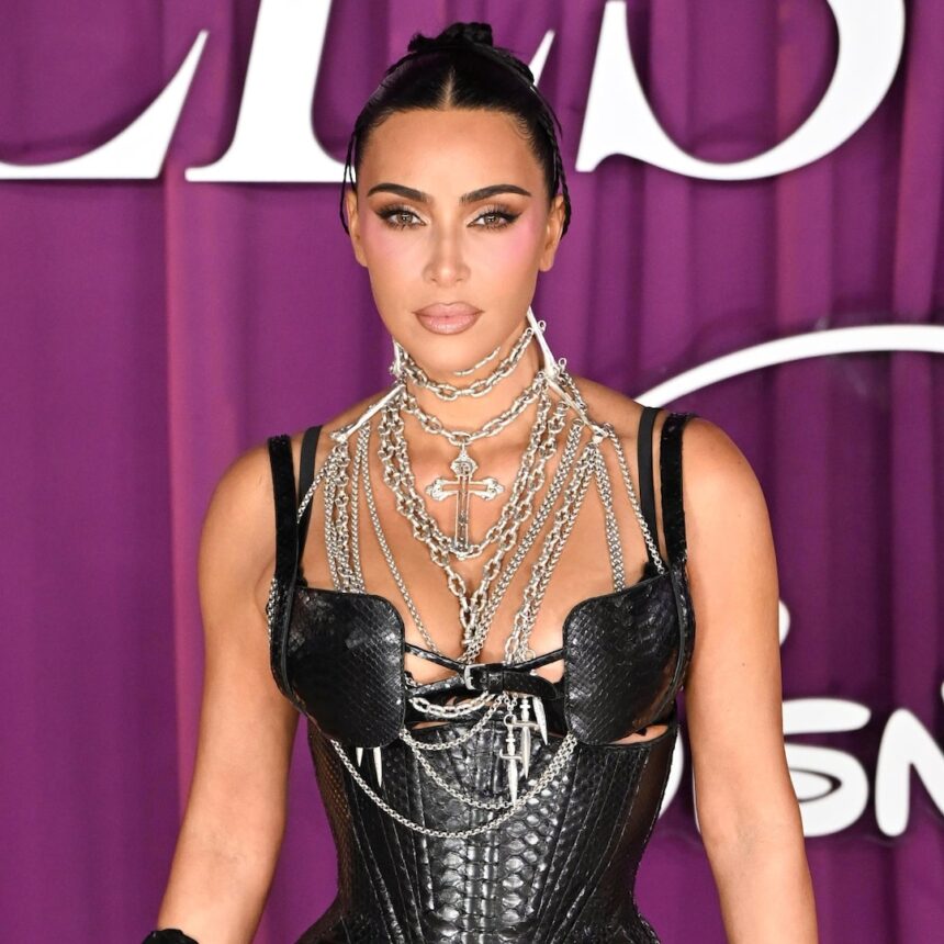 Kim Kardashian reagisce alle critiche di tutti